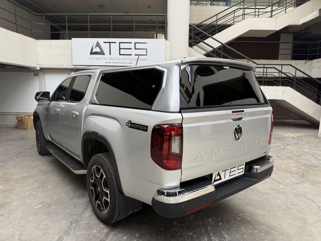 buyuk-img-1899.jpeg AMAROK 2023 CAMLI KABİN - Görsel 1
