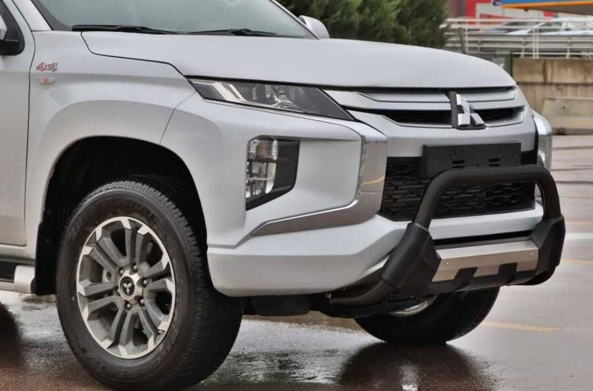 ekran-resmi-2025-03-18-13-05-35.png Mitsubishi L200 Ön Koruma Siyah - Görsel 1