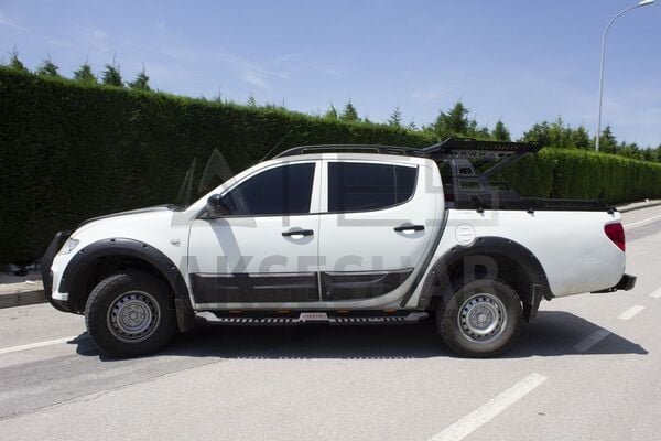 mitsubishi-l200-dakar-yan-basamak-siyah-v2-isikli-2006-2015-arasi-94328-46-o.jpg Mitsubishi L200 Dakar Yan Basamak Siyah V2 Işıklı 2006-2015 Arası - Görsel 1
