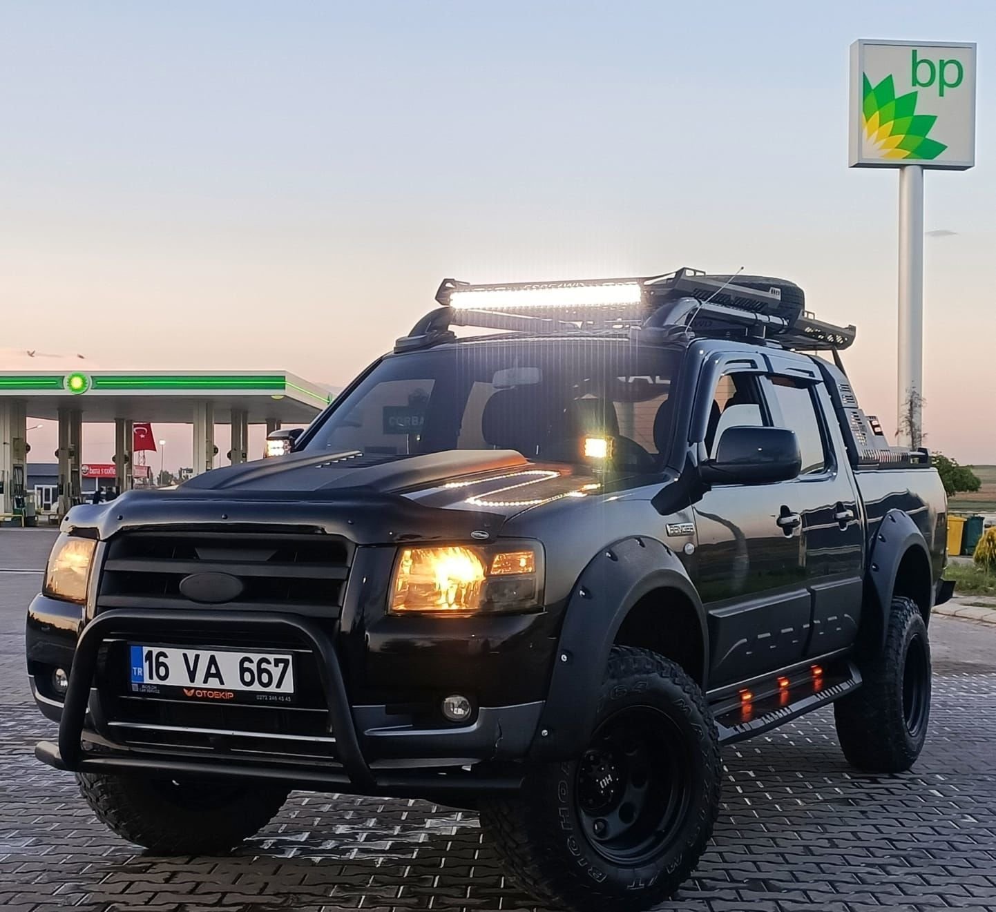 whatsapp-image-2025-03-06-at-11-32-15-1.jpeg Ford Ranger 2011 Tavan Çıtası Siyah - Görsel 1